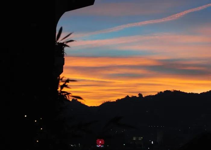 Moms Lakehouse Côme